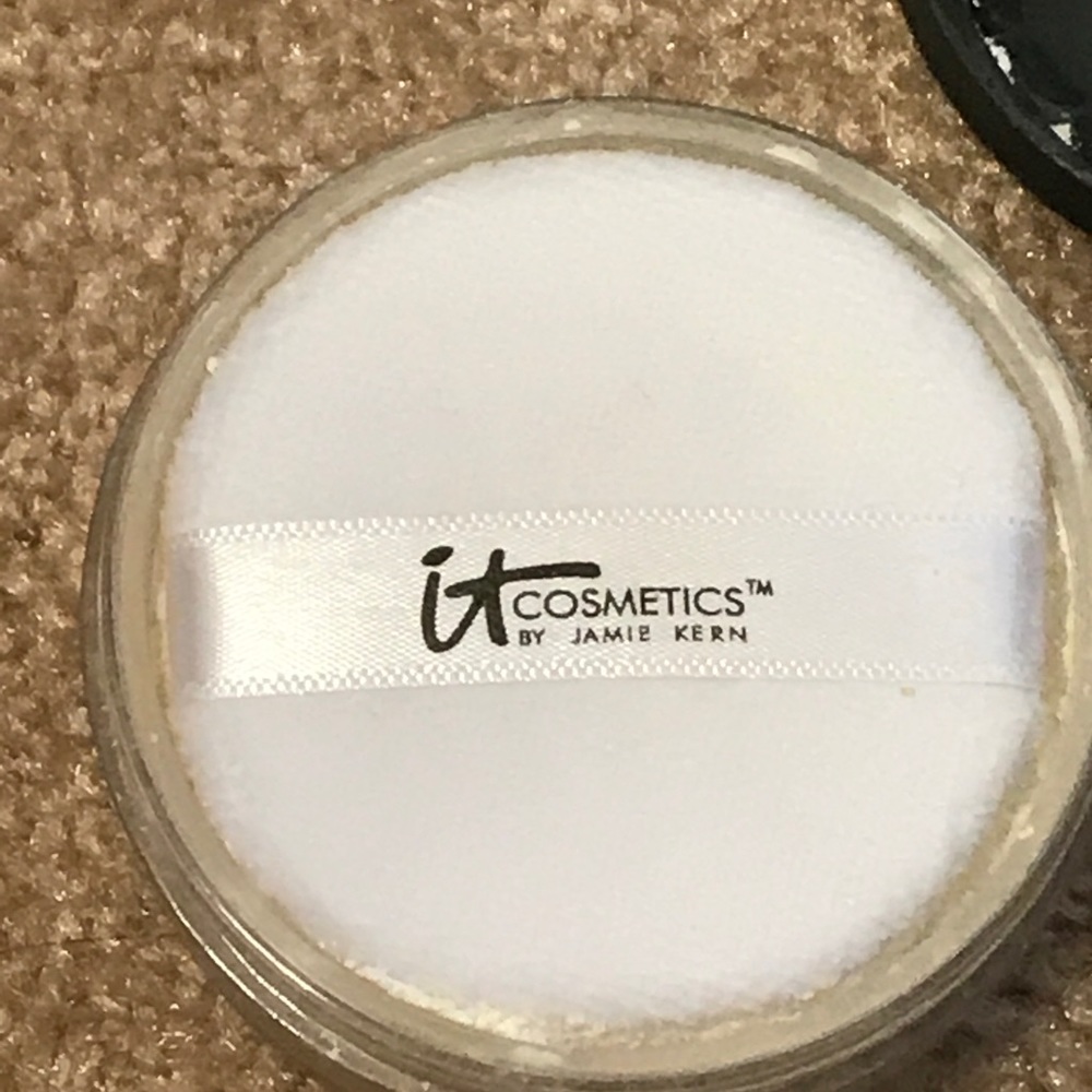 IT Cosmetics - Picture 3 of 6
